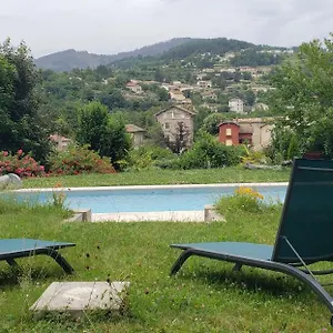 https://madolcevia-chambres-dhotes-au-coeur-de-lamastre.hotels-rhonealpes.com