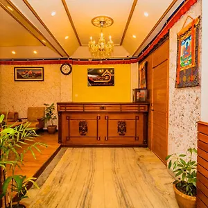 2* Hotel Aashraya