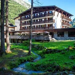 residence-atc-routes-du-monde-argentiere-chamonix.hotels-rhonealpes.com/